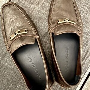 COLE HAAN Ladies Loafers Size 9.